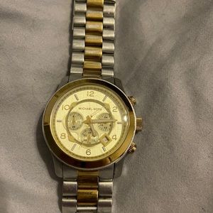 Oversized BF style women’s Fossil watch $40